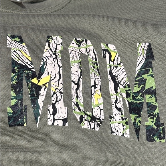 Dog Mom Camo Sweatshirt Oregano $50 Retail NWT - Picture 7 of 16